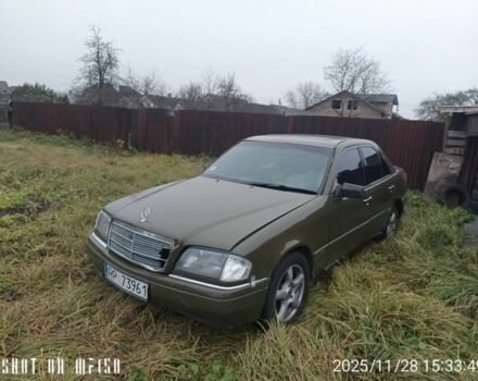Зелений Мерседес Ц-Клас, об'ємом двигуна 1.8 л та пробігом 400 тис. км за 1000 $, фото 3 на Automoto.ua
