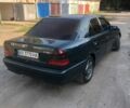 Зеленый Мерседес Ц-Класс, объемом двигателя 1.8 л и пробегом 377 тыс. км за 4200 $, фото 1 на Automoto.ua
