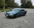 Зелений Мерседес Ц-Клас, об'ємом двигуна 1.8 л та пробігом 250 тис. км за 2750 $, фото 7 на Automoto.ua