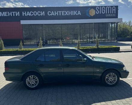 Зеленый Мерседес Ц-Класс, объемом двигателя 1.8 л и пробегом 328 тыс. км за 3000 $, фото 6 на Automoto.ua