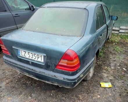 Зелений Мерседес Ц-Клас, об'ємом двигуна 2.2 л та пробігом 320 тис. км за 500 $, фото 1 на Automoto.ua