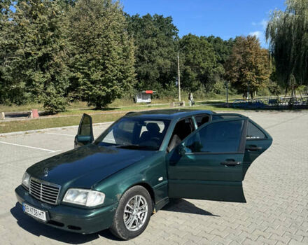 Зеленый Мерседес Ц-Класс, объемом двигателя 1.8 л и пробегом 328 тыс. км за 3000 $, фото 77 на Automoto.ua
