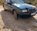 Зелений Мерседес Ц-Клас, об'ємом двигуна 1.8 л та пробігом 450 тис. км за 2200 $, фото 1 на Automoto.ua