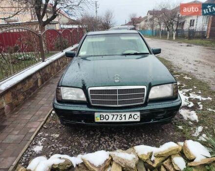 Зеленый Мерседес Ц-Класс, объемом двигателя 1.8 л и пробегом 300 тыс. км за 1999 $, фото 4 на Automoto.ua
