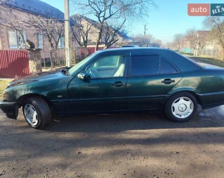 Зеленый Мерседес Ц-Класс, объемом двигателя 1.8 л и пробегом 402 тыс. км за 1850 $, фото 10 на Automoto.ua