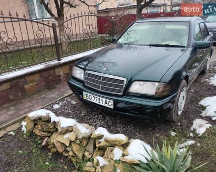 Зеленый Мерседес Ц-Класс, объемом двигателя 1.8 л и пробегом 300 тыс. км за 1999 $, фото 3 на Automoto.ua
