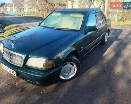 Зеленый Мерседес Ц-Класс, объемом двигателя 1.8 л и пробегом 402 тыс. км за 1850 $, фото 11 на Automoto.ua