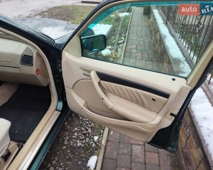 Зеленый Мерседес Ц-Класс, объемом двигателя 1.8 л и пробегом 300 тыс. км за 1999 $, фото 10 на Automoto.ua