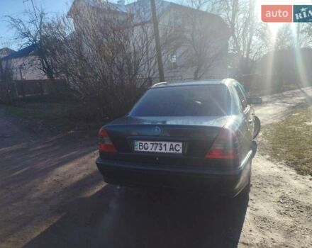 Зеленый Мерседес Ц-Класс, объемом двигателя 1.8 л и пробегом 402 тыс. км за 1850 $, фото 8 на Automoto.ua