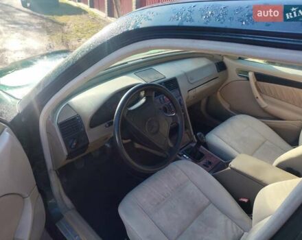 Зеленый Мерседес Ц-Класс, объемом двигателя 1.8 л и пробегом 402 тыс. км за 1850 $, фото 12 на Automoto.ua