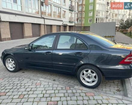 Зеленый Мерседес Ц-Класс, объемом двигателя 2 л и пробегом 196 тыс. км за 5300 $, фото 4 на Automoto.ua
