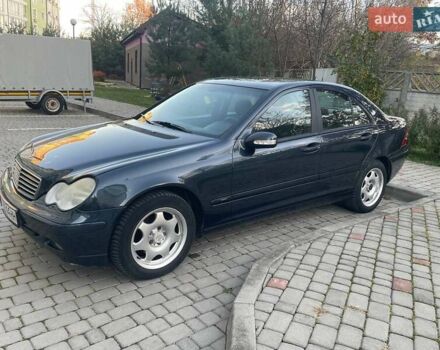 Зеленый Мерседес Ц-Класс, объемом двигателя 2 л и пробегом 196 тыс. км за 5300 $, фото 8 на Automoto.ua