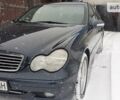 Зеленый Мерседес Ц-Класс, объемом двигателя 2 л и пробегом 135 тыс. км за 4500 $, фото 2 на Automoto.ua