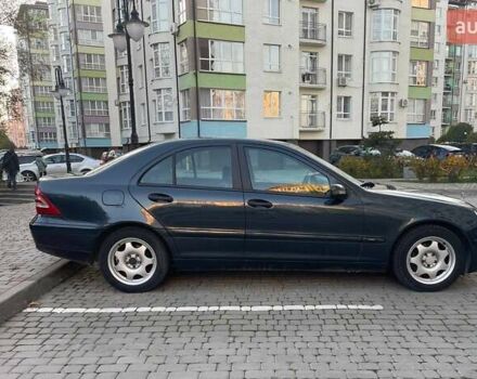 Зеленый Мерседес Ц-Класс, объемом двигателя 2 л и пробегом 196 тыс. км за 5300 $, фото 2 на Automoto.ua