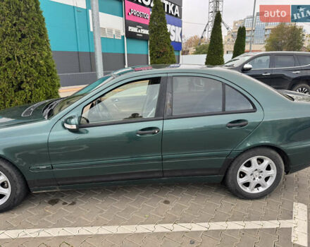 Зелений Мерседес Ц-Клас, об'ємом двигуна 2.2 л та пробігом 410 тис. км за 4000 $, фото 1 на Automoto.ua