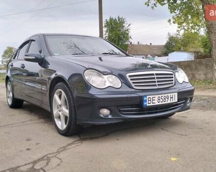 Зелений Мерседес Ц-Клас, об'ємом двигуна 1.8 л та пробігом 288 тис. км за 6500 $, фото 5 на Automoto.ua