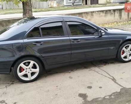 Зелений Мерседес Ц-Клас, об'ємом двигуна 1.8 л та пробігом 288 тис. км за 6500 $, фото 11 на Automoto.ua