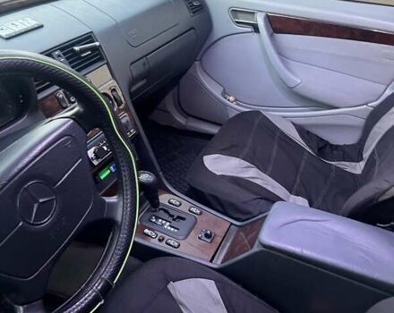 Мерседес Ц-Класс 1997 в Баштанке на Automoto.ua Зеленый Мерседес Ц-Класс, объемом двигателя 2.5 л и пробегом 436 тыс. км за 4200 $, фото 9 на Automoto.ua