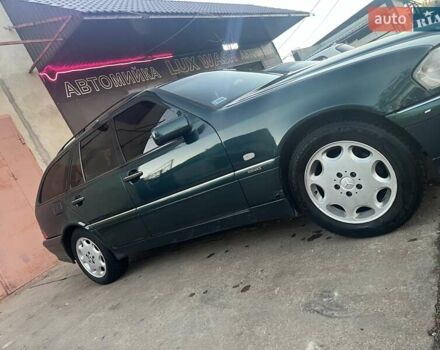 Мерседес Ц-Класс 1997 в Баштанке на Automoto.ua Зеленый Мерседес Ц-Класс, объемом двигателя 2.5 л и пробегом 436 тыс. км за 4200 $, фото 3 на Automoto.ua