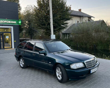 Зеленый Мерседес Ц-Класс, объемом двигателя 1.8 л и пробегом 240 тыс. км за 2500 $, фото 1 на Automoto.ua