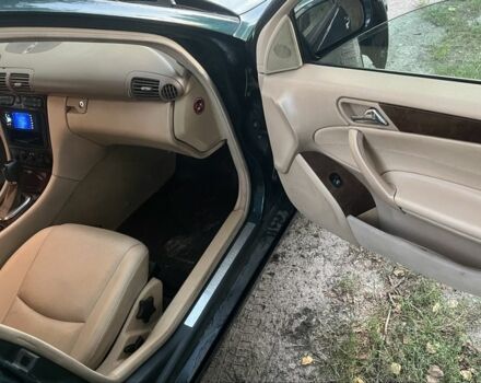 Зелений Мерседес Ц-Клас, об'ємом двигуна 2.2 л та пробігом 370 тис. км за 1999 $, фото 11 на Automoto.ua
