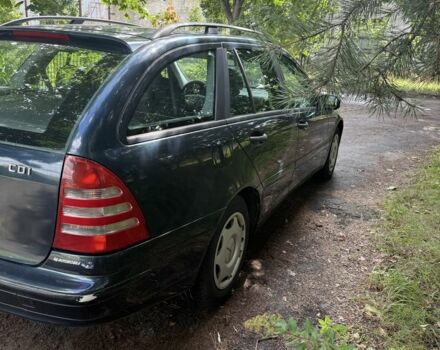 Зеленый Мерседес Ц-Класс, объемом двигателя 2.2 л и пробегом 375 тыс. км за 2499 $, фото 4 на Automoto.ua