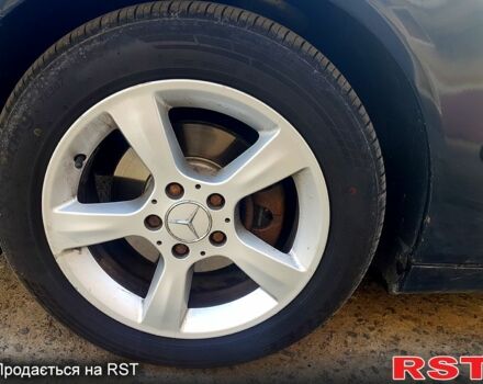 Зелений Мерседес Ц-Клас, об'ємом двигуна 2.1 л та пробігом 334 тис. км за 5500 $, фото 11 на Automoto.ua