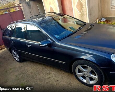 Зелений Мерседес Ц-Клас, об'ємом двигуна 2.1 л та пробігом 334 тис. км за 5500 $, фото 2 на Automoto.ua