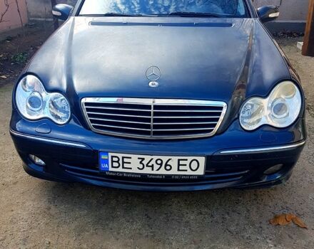 Зелений Мерседес Ц-Клас, об'ємом двигуна 2.1 л та пробігом 334 тис. км за 5500 $, фото 12 на Automoto.ua