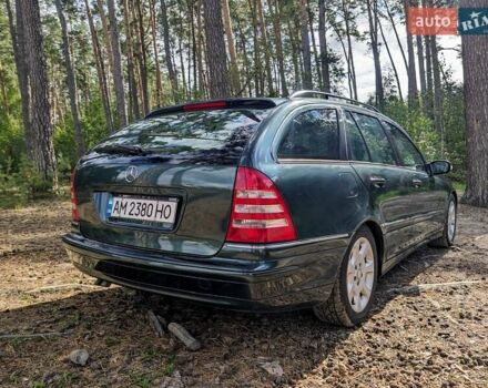 Зеленый Мерседес Ц-Класс, объемом двигателя 1.8 л и пробегом 216 тыс. км за 6300 $, фото 3 на Automoto.ua