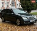 Зелений Мерседес Ц-Клас, об'ємом двигуна 2.2 л та пробігом 271 тис. км за 6500 $, фото 1 на Automoto.ua