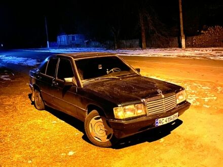 Мерседес Ц-Класс 1984 в Любомль на Automoto.ua Зеленый Мерседес Ц-Класс, объемом двигателя 20 л и пробегом 300 тыс. км за 1600 $, фото 1 на Automoto.ua