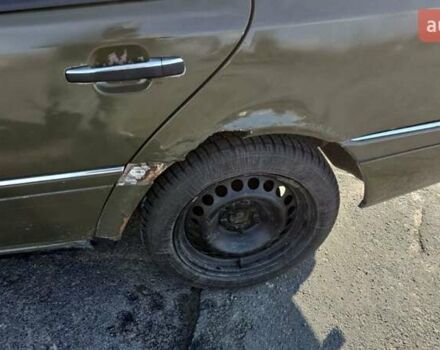 Зеленый Мерседес Ц-Класс, объемом двигателя 0 л и пробегом 214 тыс. км за 800 $, фото 1 на Automoto.ua