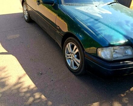 Зелений Мерседес Ц-Клас, об'ємом двигуна 1.8 л та пробігом 0 тис. км за 2700 $, фото 1 на Automoto.ua