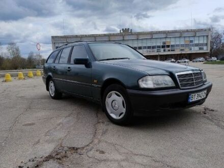 Мерседес Ц-Класс 1996 в Кропивницком (Кировограде) на Automoto.ua Зеленый Мерседес Ц-Класс, объемом двигателя 0 л и пробегом 333 тыс. км за 2300 $, фото 1 на Automoto.ua
