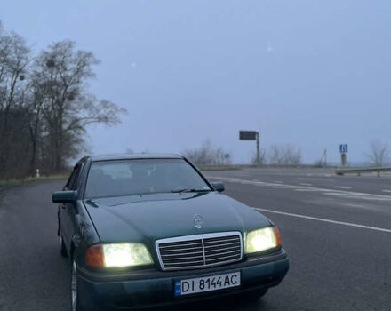 Зелений Мерседес Ц-Клас, об'ємом двигуна 1.8 л та пробігом 362 тис. км за 3000 $, фото 1 на Automoto.ua