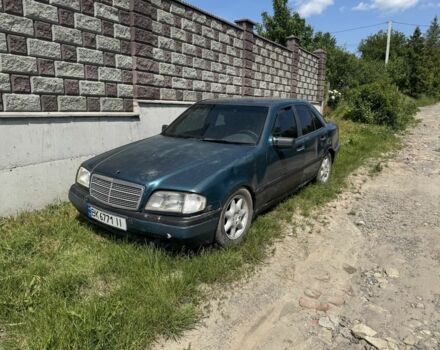 Зелений Мерседес Ц-Клас, об'ємом двигуна 1.8 л та пробігом 380 тис. км за 850 $, фото 1 на Automoto.ua