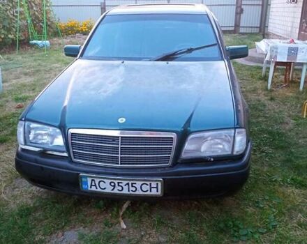 Зелений Мерседес Ц-Клас, об'ємом двигуна 1.8 л та пробігом 290 тис. км за 3500 $, фото 1 на Automoto.ua