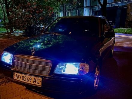 Мерседес Ц-Класс 1996 в Мене на Automoto.ua Зеленый Мерседес Ц-Класс, объемом двигателя 1.8 л и пробегом 301 тыс. км за 2400 $, фото 1 на Automoto.ua