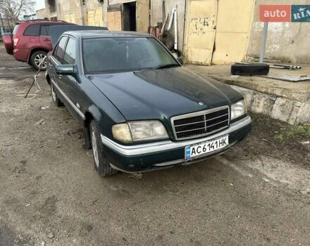 Зелений Мерседес Ц-Клас, об'ємом двигуна 1.8 л та пробігом 200 тис. км за 1200 $, фото 1 на Automoto.ua