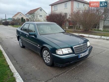 Зелений Мерседес Ц-Клас, об'ємом двигуна 2.2 л та пробігом 280 тис. км за 2450 $, фото 1 на Automoto.ua