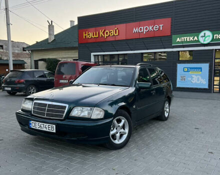 Зеленый Мерседес Ц-Класс, объемом двигателя 1.8 л и пробегом 240 тыс. км за 2500 $, фото 1 на Automoto.ua