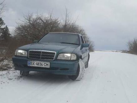 Мерседес Ц-Класс 1998 в Городок на Automoto.ua Зеленый Мерседес Ц-Класс, объемом двигателя 1.8 л и пробегом 350 тыс. км за 3000 $, фото 1 на Automoto.ua