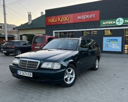 Зеленый Мерседес Ц-Класс, объемом двигателя 1.8 л и пробегом 240 тыс. км за 2500 $, фото 1 на Automoto.ua
