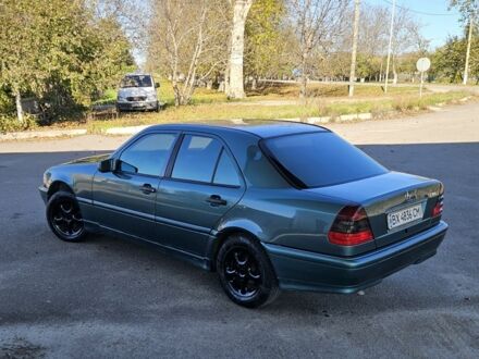 Зеленый Мерседес Ц-Класс, объемом двигателя 1.8 л и пробегом 280 тыс. км за 2700 $, фото 1 на Automoto.ua