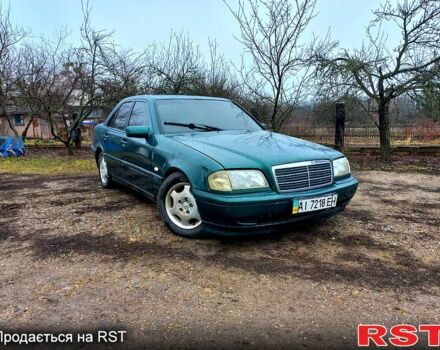 Зеленый Мерседес Ц-Класс, объемом двигателя 1.8 л и пробегом 286 тыс. км за 1999 $, фото 1 на Automoto.ua
