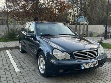 Зелений Мерседес Ц-Клас, об'ємом двигуна 2 л та пробігом 196 тис. км за 5300 $, фото 1 на Automoto.ua