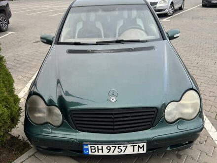 Мерседес Ц-Класс 2001 в Южное на Automoto.ua Зеленый Мерседес Ц-Класс, объемом двигателя 2.2 л и пробегом 410 тыс. км за 4000 $, фото 1 на Automoto.ua