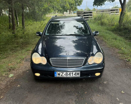 Зеленый Мерседес Ц-Класс, объемом двигателя 2.2 л и пробегом 375 тыс. км за 2499 $, фото 1 на Automoto.ua