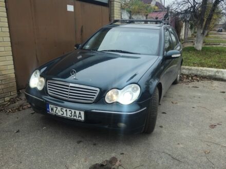 Зеленый Мерседес Ц-Класс, объемом двигателя 0 л и пробегом 240 тыс. км за 2800 $, фото 1 на Automoto.ua